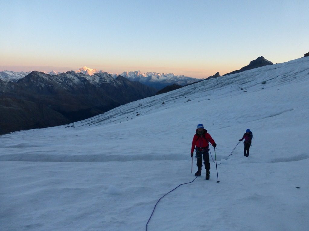 Curso nieve y hielo autorrescate glaciar Guías de la Vall de Boí