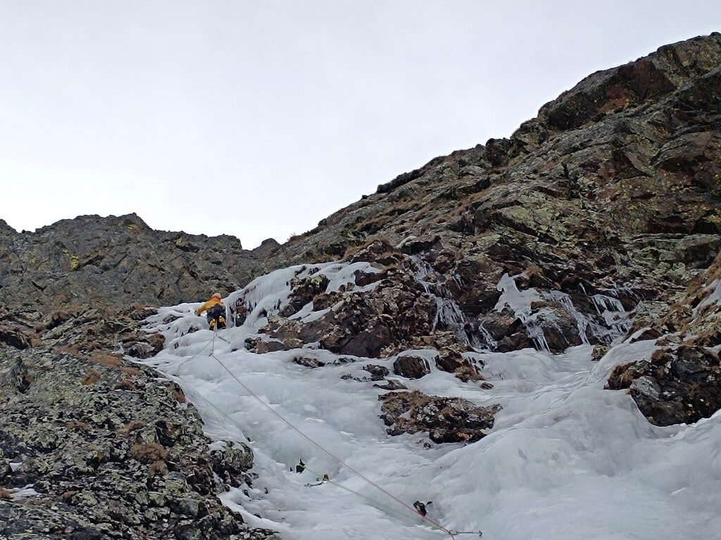 Invierno alpinismo