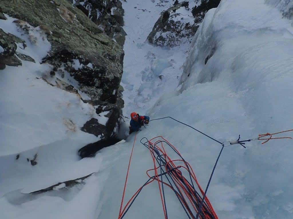 Alpes invierno escalada en hielo